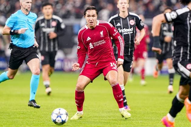 2025-10-22 Eintracht Frankfurt v Liverpool FC - UEFA Champions League 2025 26 League Phase MD3 FRANKFURT AM MAIN, GERMANY - OCTOBER 22: Federico Chiesa of Liverpool FC runs with the ball during the UEFA Champions League 2025 26 League Phase MD3 match between Eintracht Frankfurt and Liverpool FC at Deutsche Bank Park on October 22, 2025 in Frankfurt am Main, Germany. Frankfurt am Main Deutsche Bank Park Germany Content not available for redistribution in The Netherlands directly or indirectly through any third parties. Copyright: xAndrexWeeningx