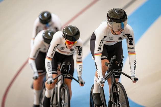 BRÄUTIGAM Messane, BRAUßE Franziska, KLEIN Lisa, KRÖGER Mieke UCI Track Cycling World Championships 2025 BRÄUTIGAM Messane BRAUßE Franziska KLEIN Lisa KRÖGER Mieke GER Germany landscape horizontal Landscape Event Event UCI Track Cycling World Championships 2025 Category Category Cycling Track Cycling World Championships Elite Women Location Place South America Chile Santiago de Chile Velodromo Parque Penalolen Instituto Discipline Team Pursuit Distance 4000 m Date Date 22 10 2025 Wednesday Day 1