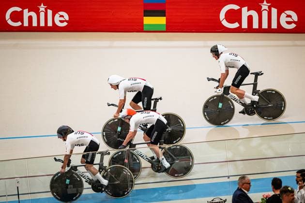 POOT Mats, VOGEL Alex, BUHLMANN Luca, BOGLI Noah UCI Track Cycling World Championships 2025 POOT Mats VOGEL Alex BUHLMANN Luca BOGLI Noah SUI Switzerland Landscape horizontal Landscape Event Event UCI Track Cycling World Championships 2025 Category Category Cycling Track Cycling World Championships Elite Men Location Location South America Chile Santiago de Chile Velodromo Parque Penalolen Instituto Discipline Team Pursuit Distance 4000 m Date Date 22 10 2025 Wednesday Day 1
