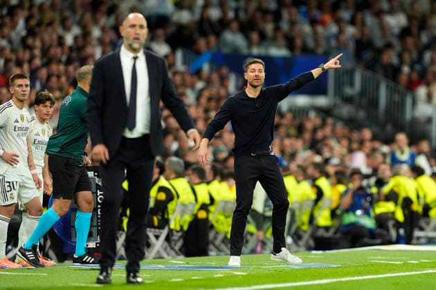 REAL MADRID CF v JUVENTUS. CHAMPIONS LEAGUE 2025 2026. MATCHDAY 3. Real Madrid CF s coach Xabi Alonso (r) and Juventus coach Igor Tudor during Champions League 2025 2026, Matchday 3. October 22 ,2025. (ALTERPHOTOS Acero) MadridSpain  Copyright: xAcerox