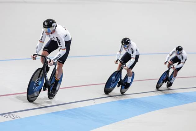 2025 Tissot UCI Track World Championships Picture by Alex Whitehead SWpix.com - 22 10 2025 - Cycling - 2025 Tissot UCI Track World Championships - Velodromo PenalolÃ n, Santiago, Chile - Men s Team Sprint - First Round - Henric Hackmann (Germany), Luca Spiegel (Germany), Maximilian Dornbach (Germany) Copyright: x xSWpix.comx(t axPhotographyxHubxLtd)xAlexxWhitehead SWpix.comx SWP-3030-10516
