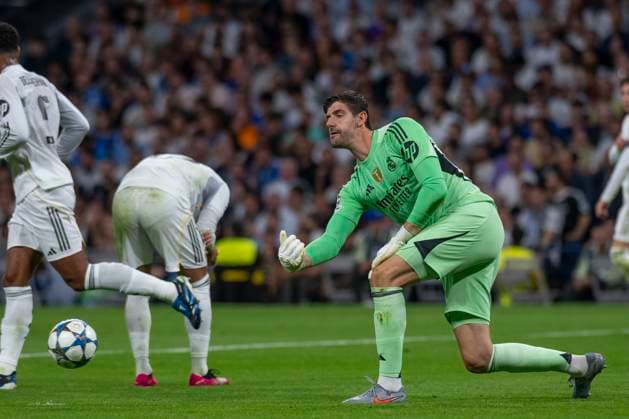 October 23, 2025, Madrid, Madrid, Spain: THIBAUT COURTOIS of Real Madrid CF in action during the match on the third day of the group stage of the 2025 26 UEFA Champions League between REAL MADRID C.F. vs JUVENTUS DE TURIN, played at the Santiago Bernabeu Stadium on October 22, 2025, in Madrid, Spain. Madrid Spain - ZUMAc312 20251023_zsp_c312_017 Copyright: xOscarxManuelxSanchezx