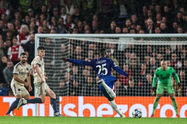 UEFA Champions League Matchday 3 of 8 Chelsea v Ajax Moises Caicedo of Chelsea scores to make it 2-0 during the UEFA Champions League Matchday 3 of 8 Chelsea vs Ajax at Stamford Bridge, London, United Kingdom, 22nd October 2025 (Photo by Alfie Cosgrove News Images) London Stamford Bridge Greater London United Kingdom Copyright: xAlfiexCosgrove NewsxImagesx