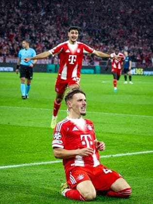 Lennart Karl 42 FC Bayern Muenchen celebrates the 1 0, with him Alexandar Pavlovic 45 FC Bayern Muenchen in the background, FC Bayern Muenchen vs Club Brugge, Football, Men, UEFA Champions League, Season 2025 2026, Allianz Arena, Matchday 3, 22 10 2025 Muenchen Bayern Germany Copyright: xkolbert-press MartinxAgüerax