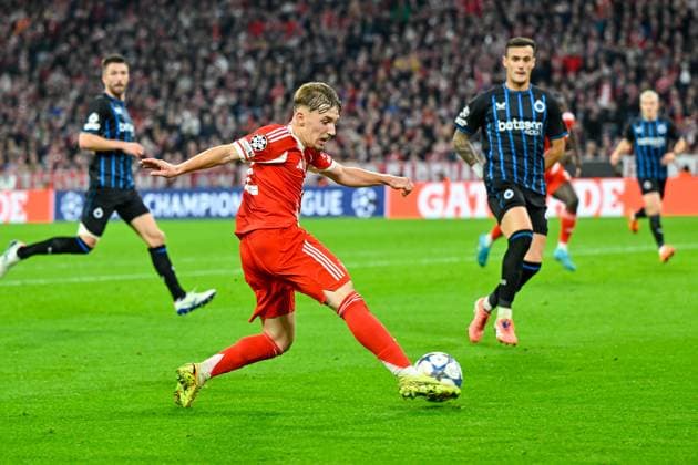Lennart KARL FC Bayern München, FCB, 42 am Ball, 22 10 2025, München Deutschland , Fußball, UEFA Champions League, Ligaphase, FC Bayern München Club Brügge, THE EVENT REGULATES PROHIBIT ANY USE OF PHOTOGRAPHS AS IMAGE SEQUENCES AND OR QUASI VIDEOS xslx