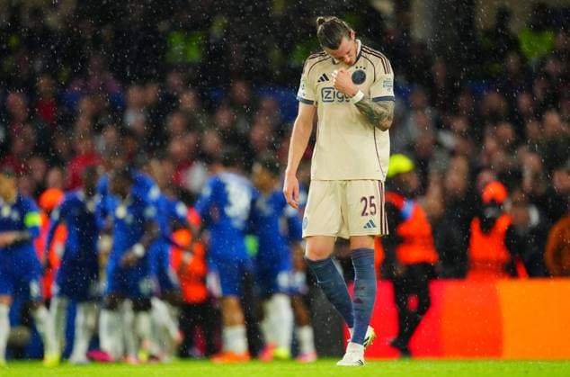 Wout Weghorst of Ajax reacts after the opening goal scored by Marc Guiu of Chelsea Chelsea v Ajax, UEFA Champions League, Group Stage, Football, Stamford Bridge, London, UK - 22 Oct 2025London Stamford Bridge United Kingdom EDITORIAL USE ONLY No use with unauthorised audio, video, data, fixture lists, club league logos or live services. Online in-match use limited to 120 images, no video emulation. No use in betting, games or single club league player publications. Copyright: xJavierxGarcia Shutterstockx 15558807at