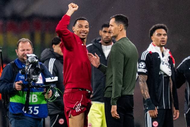 FRANKFURT AM MAIN, GERMANY - OCTOBER 22 Hugo Ekitike of Liverpool gestures towards the Liverpool supporters while interacting with Eintracht Frankfurt head coach Dino Toppmoller after the UEFA Champions League 2025 26 League Phase MD3 match between Eintracht Frankfurt and Liverpool FC at Frankfurt Stadion on October 22, 2025 in Frankfurt am Main, Germany. (Photo by Rene Nijhuis) SPO  Copyright: xRenexNijhuis