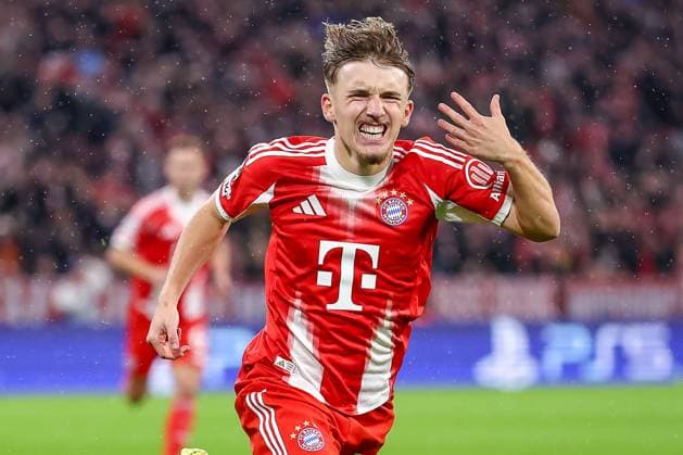22 10 2025, Football, UEFA Champions League, FC Bayern München Club Brugge, Allianz Arena, Season 2025 2026 Goal celebration after the 1 0 goal by scorer Lennart Karl FC Bayern Muenchen 42 Regulations prohibit any use of photographs as image sequences and or quasi video Bayern Germany