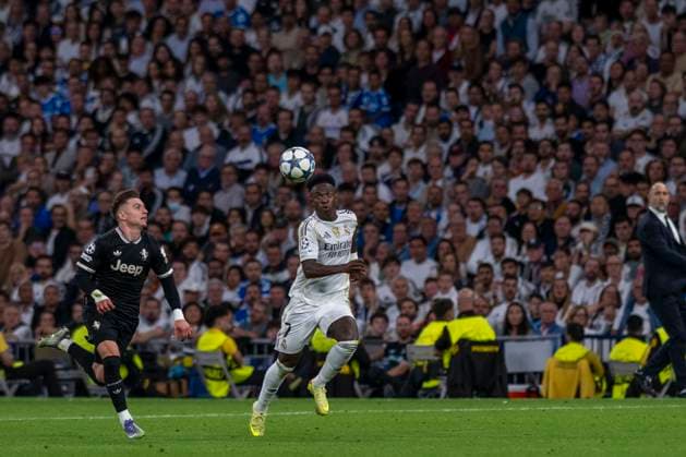 October 23, 2025, Madrid, Madrid, Spain: VINICIUS JUNIOR of Real Madrid CF in action during the match on the third day of the group stage of the 2025 26 UEFA Champions League between REAL MADRID C.F. vs JUVENTUS DE TURIN, played at the Santiago Bernabeu Stadium on October 22, 2025, in Madrid, Spain. Madrid Spain - ZUMAc312 20251023_zsp_c312_133 Copyright: xOscarxManuelxSanchezx