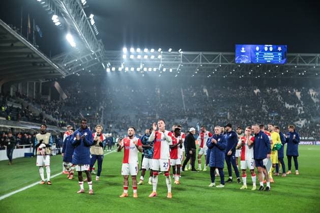 Atalanta BC v SK Slavia Praha - UEFA Champions League 2025 26 League Phase MD3 SK Slavia Praha players greet their supporters during the UEFA Champions League football match between Atalanta BC and SK Slavia Praha in Bergamo, Italy, on October 22, 2025, at Stadio New Balance Arena. Bergamo Italy  Copyright: xEmanuelexComincinix originalFilename:comincini-atalanta251022_npcxh.jpg