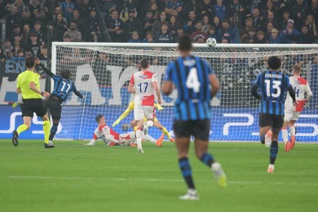 Atalanta BC v SK Slavia Praha - UEFA Champions League 2025 26 League Phase MD3 Ademola Lookman of Atalanta BC 1907 plays during the UEFA Champions League 2025 2026, League Phase MD3 football match between Atalanta BC and SK Slavia Praha at New Balance Arena in Bergamo, Italy, on October 22, 2025. Bergamo Italy Italy  Copyright: xRobertoxTommasinix originalFilename:tommasini-atalanta251022_npFuc.jpg