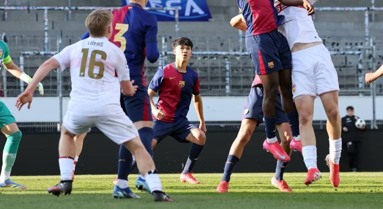 02 04 25 U19 VfB Stuttgart U19 FC Barcelona Germany, Stuttgart, 02 04 2025, Football, UEFA Youth League, U19 VfB Stuttgart U19 FC Barcelona Dro Pedro Fernandez Sarmiento FC Barcelona