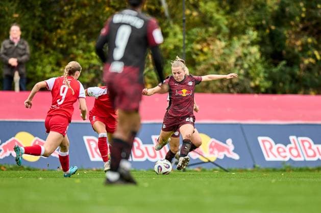 23 10 2025, GER, womens soccer, test match, 2025 2026, RB Leipzig Turbine Potsdam Luca Graf 26, RB Leipzig , fs , action, shot, with ball Leipzig Sportschule Egidius Braun Saxony Germany