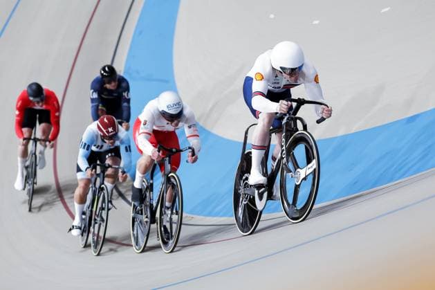 2025 Tissot UCI Track World Championships Picture by Alex Whitehead SWpix.com - 23 10 2025 - Cycling - 2025 Tissot UCI Track World Championships - Velodromo PenalolÃ n, Santiago, Chile - Men™s Keirin - First Round - Heat Three - Harry Ledingham-Horn (Great Britain) Copyright: x xSWpix.comx(t axPhotographyxHubxLtd)xAlexxWhitehead SWpix.comx SWP-3030-10624