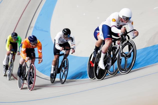 2025 Tissot UCI Track World Championships Picture by Alex Whitehead SWpix.com - 23 10 2025 - Cycling - 2025 Tissot UCI Track World Championships - Velodromo PenalolÃ n, Santiago, Chile - Men™s Keirin - First Round - Heat Five - Matthew Richardson (Great Britain) Copyright: x xSWpix.comx(t axPhotographyxHubxLtd)xAlexxWhitehead SWpix.comx SWP-3030-10626