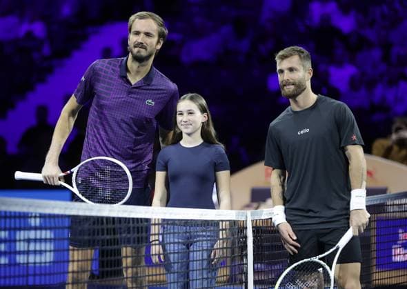 TENNIS - ATP, Tennis Herren Erste Bank Open VIENNA,AUSTRIA,23.OCT.25 - TENNIS - ATP World Tour, Erste Bank Open. Image shows Daniil Medvedev (RUS) and Corentin Moutet (FRA).  GEPAxpictures xWalterxLuger