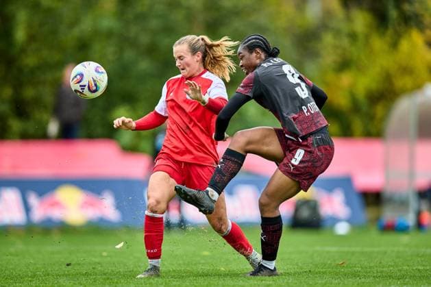 23 10 2025, GER, womens soccer, test match, 2025 2026, RB Leipzig Turbine Potsdam Persis Oteng 9, RB Leipzig , action, shot, with ball Leipzig Sportschule Egidius Braun Saxony Germany