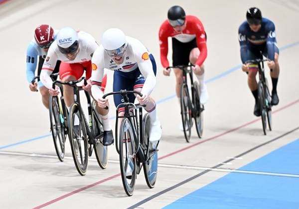 2025 Tissot UCI Track World Championships Picture by Simon Wilkinson SWpix.com - 23 10 2025 - Cycling - 2025 Tissot UCI Track World Championships - Velodromo PenalolÃ n, Santiago, Chile - Men™s Keirin - First Round - Heat Three - Harry Ledingham-Horn (Great Britain) Copyright: x xSWpix.comx(t axPhotographyxHubxLtd)xSimonxWilkinson SWpix.comx SWP-3030-10654