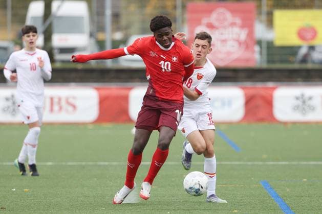 U16 Switzerland Montenegro Raphael Henoc Sababoude Coulibaly vs Lazar Grbovic U16 Switzerland Montenegro 23 10 2025 Stadion Bruehl in Muri, SWITZERLAND, Season 2025 2026 Men Soccer Test Match U16 National Team Switzerland Montenegro Raphael Henoc Sababoude Coulibaly li,Switzerland vs Lazar Grbovic Montenegro