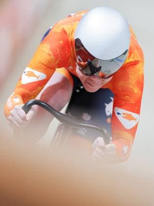 2025 Tissot UCI Track World Championships Picture by Alex Whitehead SWpix.com - 23 10 2025 - Cycling - 2025 Tissot UCI Track World Championships - Velodromo PenalolÃ n, Santiago, Chile - Women™s Sprint - Qualifying - Hetty van de Wouw (Netherlands) Copyright: x xSWpix.comx(t axPhotographyxHubxLtd)xAlexxWhitehead SWpix.comx SWP-3030-10670