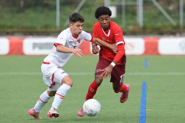 U16 Switzerland Montenegro Uros Josanovic vs Lionel Ikenna Ikezu U16 Switzerland Montenegro 23 10 2025 Stadion Bruehl in Muri AG, SWITZERLAND, Season 2025 2026 Men Soccer Test Match U16 National Team Switzerland Montenegro Uros Josanovic li,Montenegro vs Lionel Ikenna Ikezu Switzerland