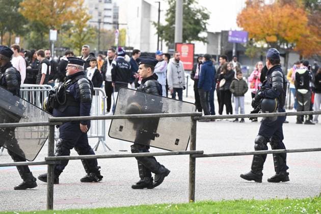 Football : UEFA Europa League - Olympique Lyonnais v FC Bale Several CRS deployed around the stadium before the match the UEFA Europa League match between Olympique Lyonnais and FC Bale at Groupama Stadium Decines Charpieu Lyon on October 23, 2025 , France  Copyright: xALLILI_MOURADx