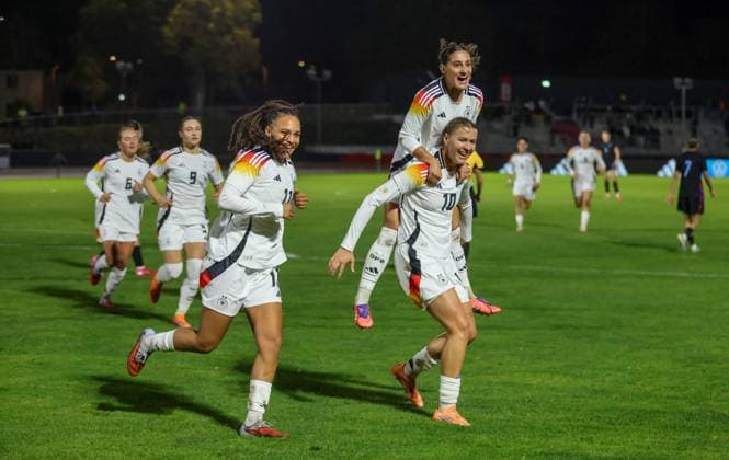 Football, Women, U23, International match, Germany - England