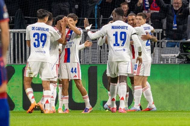 Lyon, France, October 23th 2025 Corentin Tolisso (8 Lyon) celebrates after scoring her team s first goal with teammates during the Europa League football match between Olympique Lyon and FC Basel 1893 at OL Stadium in Lyon, France. Pascal von Büren (Pascal von Büren SPP) Copyright: xPascalxvonxBürenx xSPPx spp-en-PaVoBSp-PAVO_Lyon-9