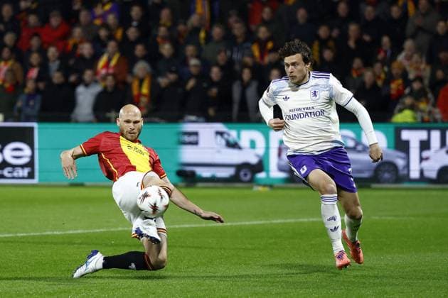 DEVENTER - (l-r) Gerrit Nauber of Go Ahead Eagles, Victor Lindelof of Aston Villa during the UEFA Europa League match between Go Ahead Eagles and Aston Villa FC in De Adelaarshorst on October 23, 2025 in Deventer, Netherlands. ANP VINCENT JANNINK UEFA Europa League 2025-2026 xVIxANPxSportx xxANPxIVx 540072685 originalFilename: 540072685.jpg