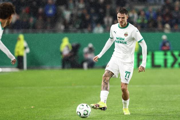 SOCCER - UEFA ECL, Rapid vs Fiorentina VIENNA,AUSTRIA,23.OCT.25 - SOCCER - UEFA Conference League, SK Rapid Wien vs ACF Fiorentina. Image shows Bendeguz Bolla (Rapid).  GEPAxpictures xArminxRauthner