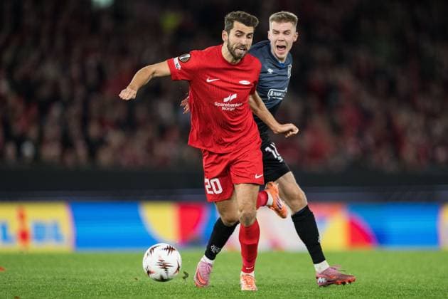 251023 Vetle Dragsnes of Brann during the UEFA Europa League football match between Brann and Rangers on October 23, 2025 in Bergen Photo Marius Simensen BILDBYRAN COP 238 MM0046 fotboll football soccer fotball uefa europa league brann rangers bbeng  Copyright: MARIUSxSIMENSEN BB251023BB655