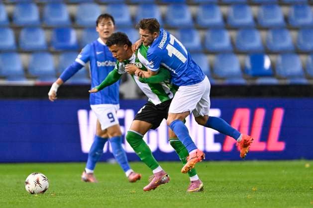 KRC Genk v Real Betis - UEFA Europa League GENK, BELGIUM - OCTOBER 23 : Deossa Nelson midfielder of Real Betis and Hrosovsky Patrik midfielder of KRC Genk during the UEFA Europa League 2025 26 League Phase MD3 match between KRC Genk and Real Betis on October 23, 2025 in Genk, Belgium, 23 10 2025 Genk Belgium  Copyright: xDhax