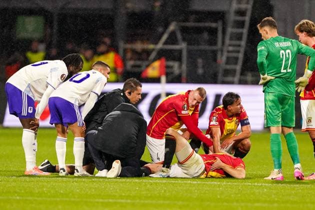 2025-10-23 Go Ahead Eagles v Aston Villa FC - UEFA Europa League 2025 26 League Phase MD3 DEVENTER, NETHERLANDS - OCTOBER 23: Gerrit Nauber of Go Ahead Eagles injured on the pitch during the UEFA Europa League 2025 26 League Phase MD3 match between Go Ahead Eagles and Aston Villa FC at Adelaarshorst on October 23, 2025 in Deventer, Netherlands. Deventer Adelaarshorst Netherlands Content not available for redistribution in The Netherlands directly or indirectly through any third parties. Copyright: xAndrexWeeningx