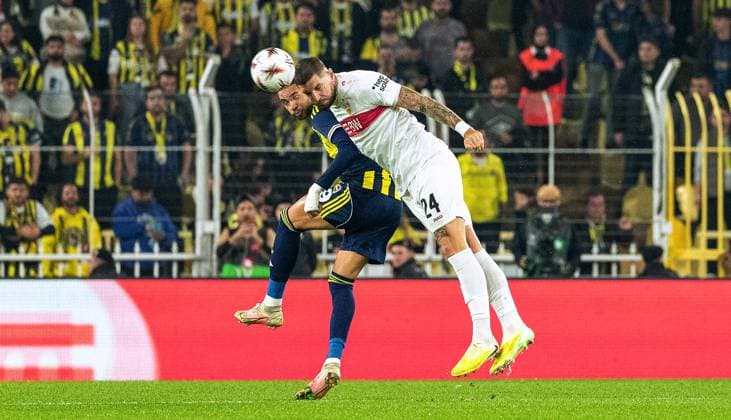 Istanbul , Europa League Fenerbahce Istanbul vs VfB Stuttgart , from left Youssef En Nesyri Istanbul Jeff Chabot VfB
