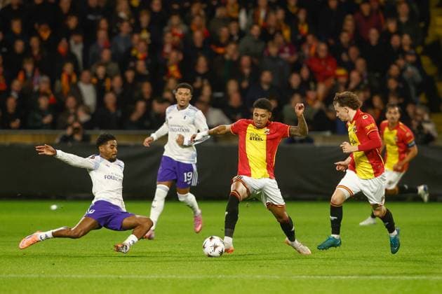DEVENTER , 23-10-2025 , Stadium De Adelaarshorst , season 2025 2026 , UEFA Europa League League phase . match between Go Ahead Eagles and Aston Villa, Picture shows GA Eagles player Richonell Margaret Go Ahead Eagles - Aston Villa  x31654300x Copyright: