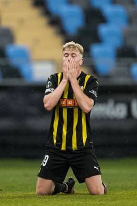 251023 Isak Brusberg of Häcken looks dejected during the UEFA Conference League football match between Häcken and Rayo Vallecano on October 23, 2025 in Gothenburg Photo Mathias Bergeld BILDBYRAN kod MB MB1226 fotboll football soccer fotball uefa conference league conference league häcken rayo vallecano bbeng depp  Copyright: MATHIASxBERGELD BB251023MB032