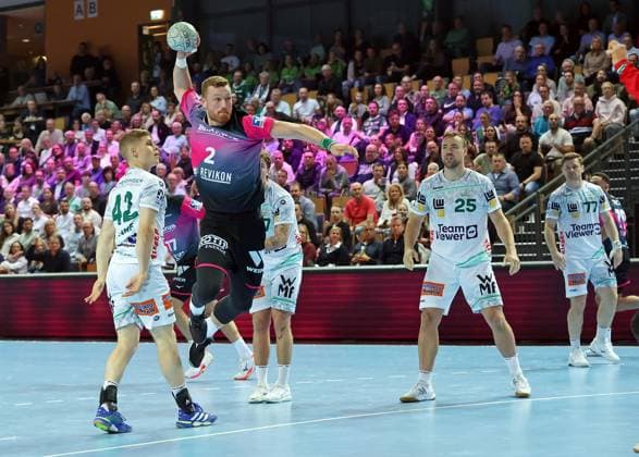 23 10 2025, xovx, Handball Daikin Handball Bundesliga, HSG Wetzlar FRISCH AUF Göppingen v l Martin Hanne Frisch Auf Göppingen , Stefan Cavor HSG Wetzlar Nikola Grahovac HSG Wetzlar , Oskar Sunnefeldt Frisch Auf Göppingen , Ludvig Jurmala Frisch Auf Göppingen , David Schmidt Frisch Auf Göppingen Wetzlar Buderus Arena Hessen Germany EN
