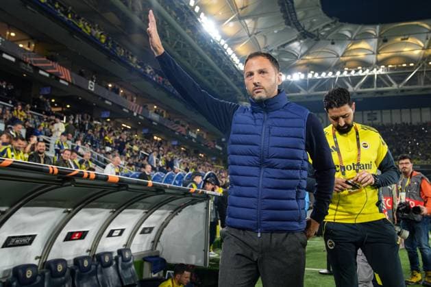 Fenerbahce v Stuttgart - UEFA Europa League ISTANBUL, TURKIYE - OCTOBER 23: Head coach Domenico Tedesco of Fenerbahce is seen ahead of the UEFA Europa League Week 3 football match between Fenerbahce and Stuttgart at Chobani Stadium in Istanbul, Turkiye, on October 23, 2025. Cemal Yurttas Anadolu Istanbul Turkey. Editorial use only. Please get in touch for any other usage.  Copyright: x2025xAnadoluxCemalxYurttaÅüx