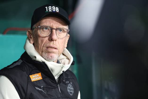SOCCER - UEFA ECL, Rapid vs Fiorentina VIENNA,AUSTRIA,23.OCT.25 - SOCCER - UEFA Conference League, SK Rapid Wien vs ACF Fiorentina. Image shows head coach Peter Stoeger (Rapid).  GEPAxpictures xArminxRauthner