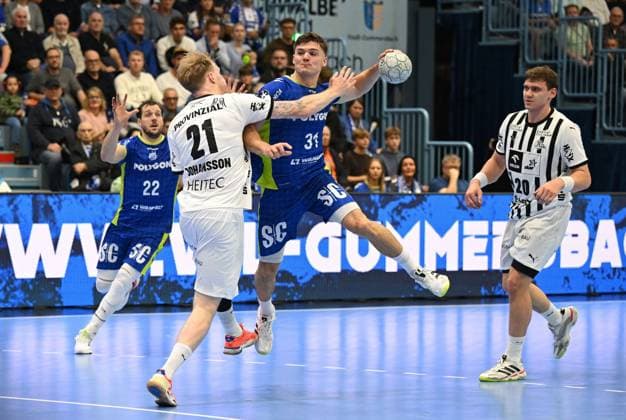 Kay Smits VfL Gummersbach 31 vs Eric Johansson THW Kiel, 21 GER, VfL Gummersbach vs THW Kiel, Handball, Daikin 1 Bundesliga, Matchday 10, Season 2025 2026, Schwalbe Arena Gummersbach, 23 10 2025 GER, VfL Gummersbach vs THW Kiel, Handball, Daikin 1 Bundesliga, Matchday 10, Season 2025 2026, 23 10 2025 Gummersbach Copyright: xEibner-Pressefoto JuergenxAugstx EP_JAT