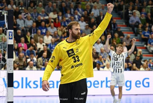 Andreas Wolff THW Kiel, 33 cheers with clenched fist GER, VfL Gummersbach vs THW Kiel, Handball, Daikin 1 Bundesliga, Matchday 10, Season 2025 2026, Schwalbe Arena Gummersbach, 23 10 2025 GER, VfL Gummersbach vs THW Kiel, Handball, Daikin 1 Bundesliga, Matchday 10, Season 2025 2026, 23 10 2025 Gummersbach Copyright: xEibner-Pressefoto JuergenxAugstx EP_JAT