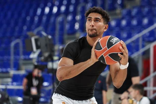 October 23, 2025, Barcelona, Barcelona, Spain: Maodo Lo of Zalgiris Kaunas warms up during the Turkish Airlines Euroleague 2025 26 League Phase MD6 match played between FC Barcelona, Barca and Zalgiris Kaunas at Palau Blaugrana on October 23, 2025 in Barcelona, Spain. Barcelona Spain - ZUMAa181 20251023_zaa_a181_080 Copyright: xJavierxBorregox