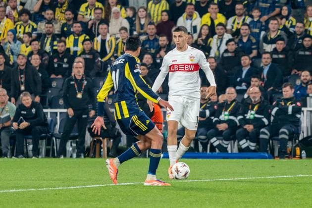 Bilal El Khannouss VfB Stuttgart, 11 in duel with Edson Alvarez Fenerbahce Istanbul, 11 , TUR, Fenerbahce Istanbul vs VfB Stuttgart, Football, UEFA Europa League, Matchday 3, 2025 2026 season, 23 10 2025, TUR, Fenerbahce Istanbul vs VfB Stuttgart, Football, UEFA Europa League, Matchday 3, 2025 2026 season, 23 10 2025, Istanbul Copyright: xEibner-Pressefoto EdwardxCheungx EP_ECG