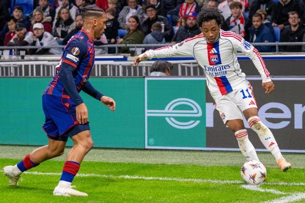 Lyon, France, October 23th 2025 Malick Fofana (11 Lyon)heads the ball during the Europa League football match between Olympique Lyon and FC Basel 1893 at OL Stadium in Lyon, France. Pascal von Büren (Pascal von Büren SPP) Copyright: xPascalxvonxBürenx xSPPx spp-en-PaVoBSp-PAVO_Lyon-24