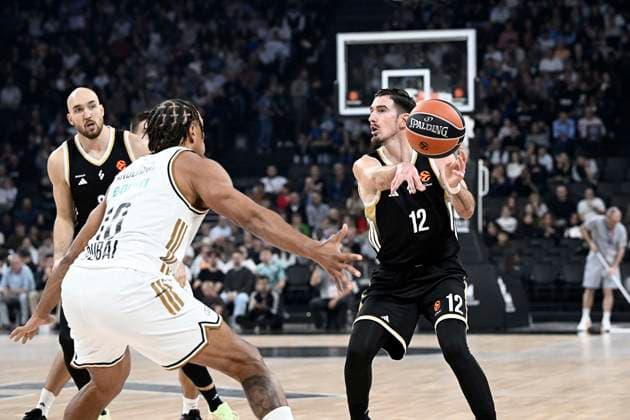 Asvel - Dubaï. Euroligue PHOTOPQR LE PROGRES Joël PHILIPPON - Décines-Charpieu 23 10 2025 - Asvel-Dubaï. Euroligue. 23 octobre 2025 -Nando De Colo. Asvel-Dubaï. Euroligue. Décines-Charpieu Rhône Rhône-Alpes France  Copyright: xPHOTOPQR LExPROGRES MAXPPPxJoëlxPHILIPPONx 20251023LPL7039 20251023LPL7039