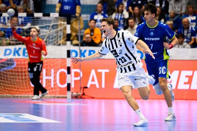 Gummersbach HBL 25 26 VfL Gummersbach THW Kiel Rune Dahmke THW Kiel Jubel Freude Emotion Torjubel Torschuetze Torschütze, Julian Köster Koester Gummersbach Gummersbach Schwalbe Arena Germany