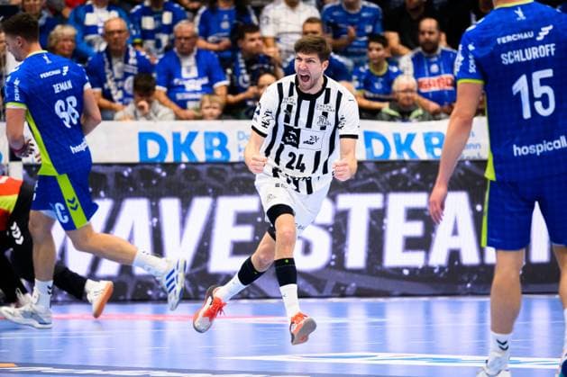 Gummersbach HBL 25 26 VfL Gummersbach THW Kiel Lukas Zerbe THW Kiel cheers joy emotion goal celebration goal scorer Gummersbach Schwalbe Arena Germany