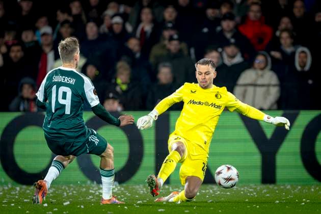 Panathinaikos FC forwarder Karol Swiderski, SC Feyenoord Rotterdam goalkeeper Timon Wellenreuther during the match SC Feyenoord Rotterdam vs Panathinaikos FC at the Stadium De Kuip for the Europa League - League phase - Matchday 3 season 2025-2026 in ROTTERDAM, Netherlands on 23 oktober 2025, (photo by Marcel van Dorst EYE4images DeFodi Images) Panathinaikos FC forwarder Karol Swiderski, SC Feyenoord Rotterdam goalkeeper Timon Wellenreuther during the match SC Feyenoord Rotterdam vs Panathinaikos FC at the Stadium De Kuip for the Europa League League phase Matchday 3 season 2025 2026 in ROTTERDAM, Netherlands on 23 oktober 2025, photo by Marcel van Dorst EYE4images DeFodi Images