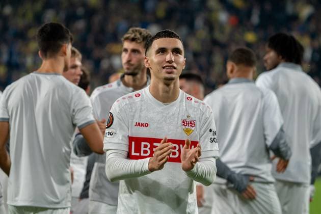Bilal El Khannouss VfB Stuttgart, 11 thanks the fans, TUR, Fenerbahce Istanbul vs VfB Stuttgart, Football, UEFA Europa League, Matchday 3, 2025 2026 season, 23 10 2025, TUR, Fenerbahce Istanbul vs VfB Stuttgart, Football, UEFA Europa League, Matchday 3, 2025 2026 season, 23 10 2025, Istanbul Copyright: xEibner-Pressefoto EdwardxCheungx EP_ECG