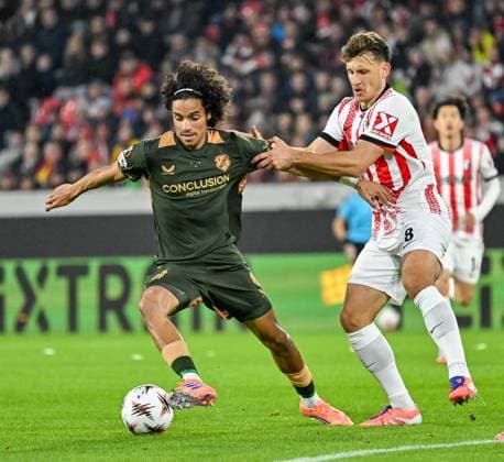 Gjivai Zechiel FC Utrecht, 21 , Maximilian Eggestein SC Freiburg, 08 GER, SC Freiburg FC Utrecht, Football, Europa League, Matchday 3, Season 2025 2026, 23 10 2025 GER, SC Freiburg FC Utrecht, Football, Europa League, Matchday 3, Season 2025 2026, 23 10 2025 Freiburg Copyright: xEibner-Pressefoto ThomasxHessx EP_THS